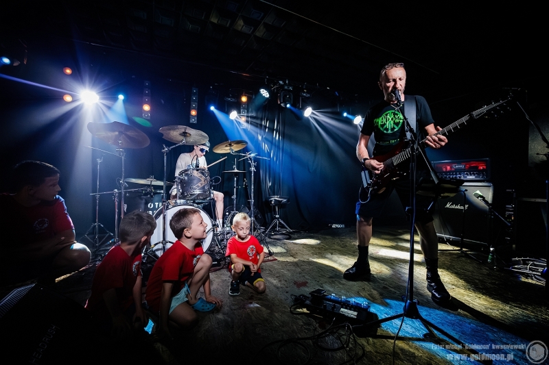 2026-08-14-Każdy-Gra-Inaczej-Koncert-charytatywny-Kamień-do-ogórków