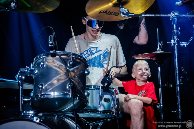 2026-08-14-Każdy-Gra-Inaczej-Koncert-charytatywny-Kamień-do-ogórków